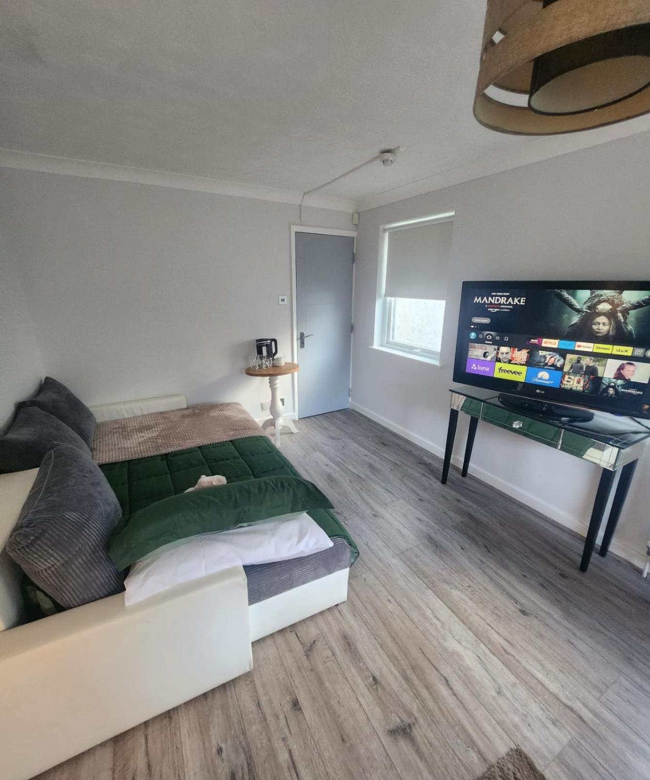 Alexandra Palace Sleep Overs Проживание в семье